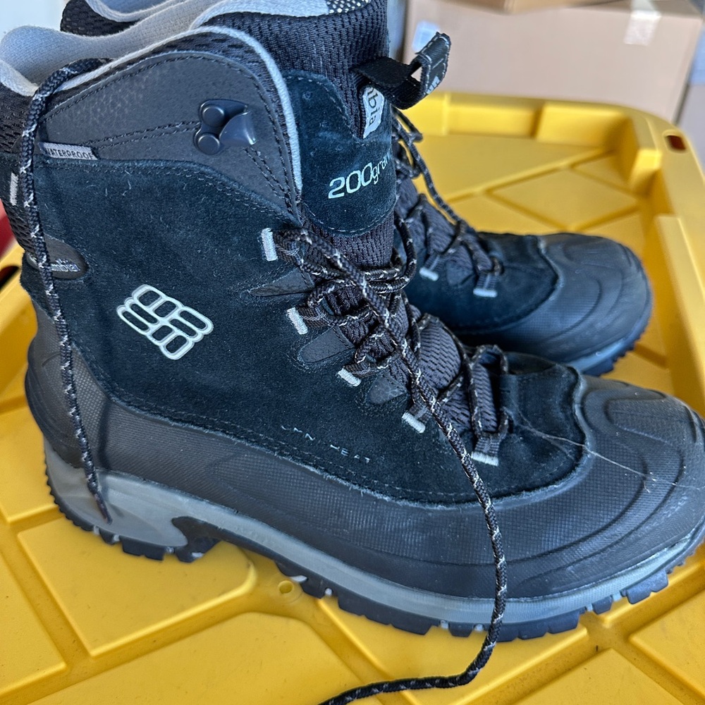 Columbia Gray Winter Boots